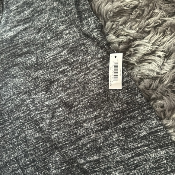 Daily Ritual NWT Grey Top - Picture 3 of 4